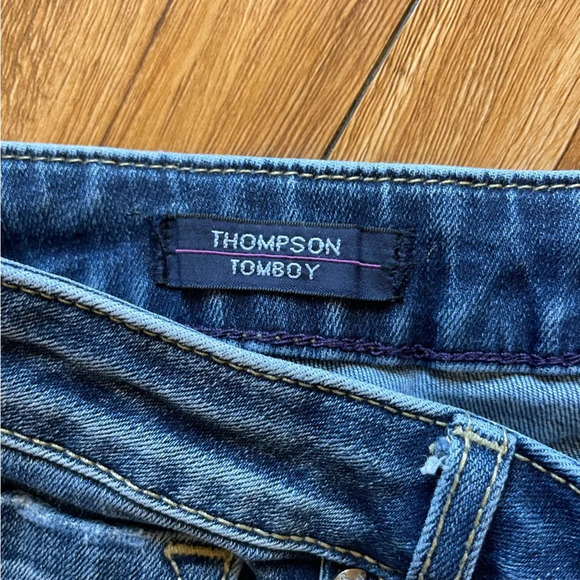 VIGOSS Women’s Blue Distressed Classic Fit Thompson Tomboy Jean Size 27 - Picture 4 of 12